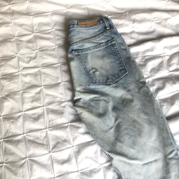 GRLFRND Light Wash Jeans - Picture 4 of 8